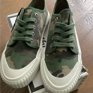 Guffy Camouflage Canvas Sneakers